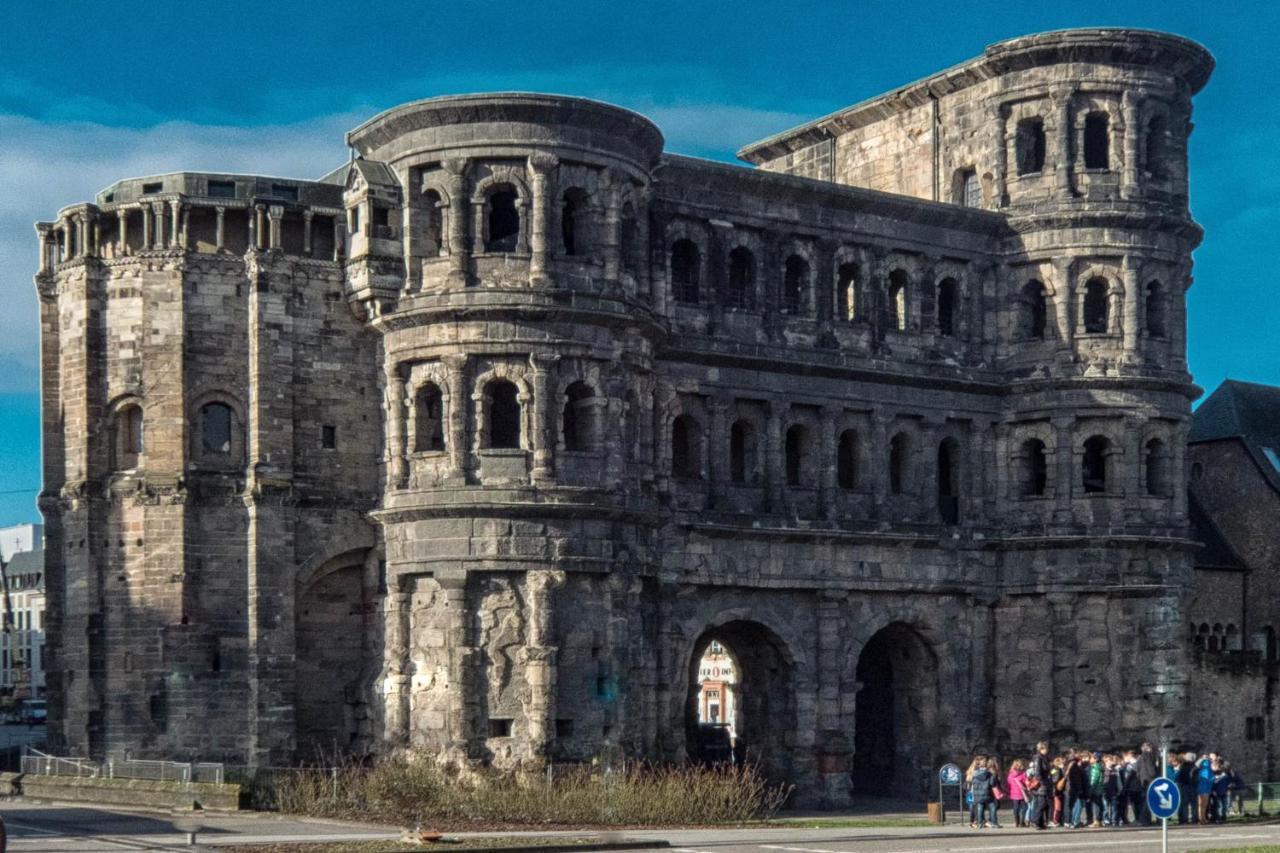 Ferienwohnung Kirchturmblick Euren Трир Екстериор снимка