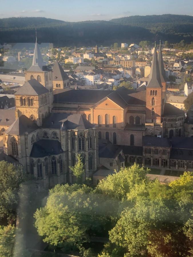 Ferienwohnung Kirchturmblick Euren Трир Екстериор снимка