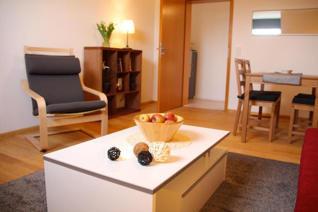 Ferienwohnung Kirchturmblick Euren Трир Екстериор снимка