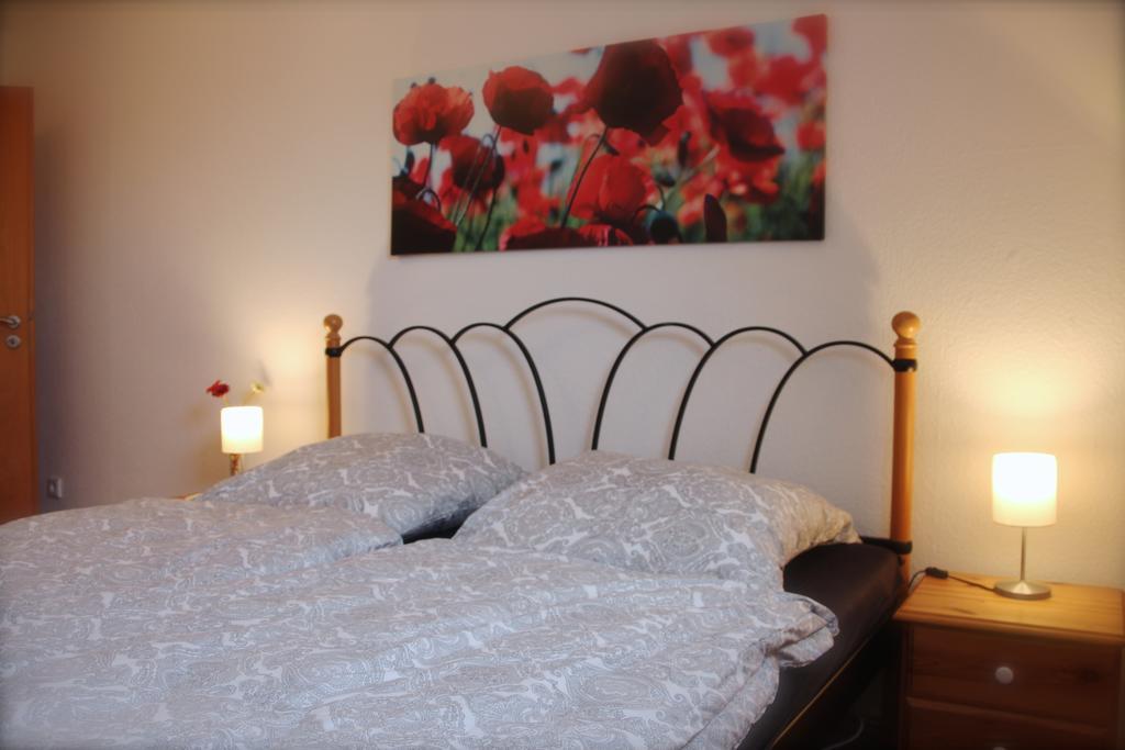 Ferienwohnung Kirchturmblick Euren Трир Екстериор снимка