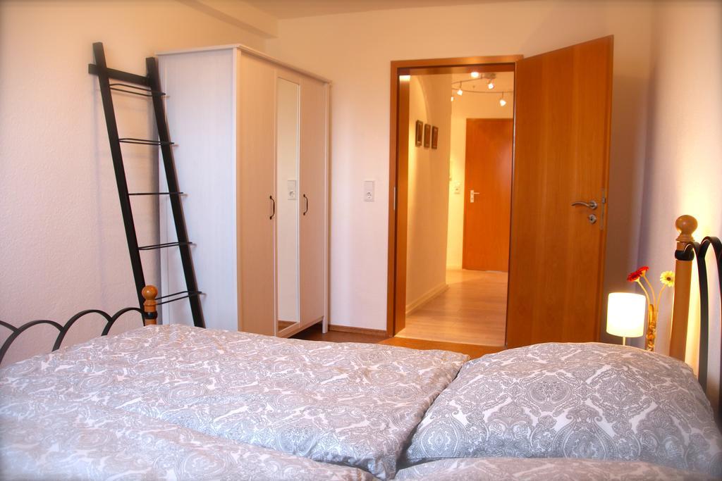Ferienwohnung Kirchturmblick Euren Трир Екстериор снимка